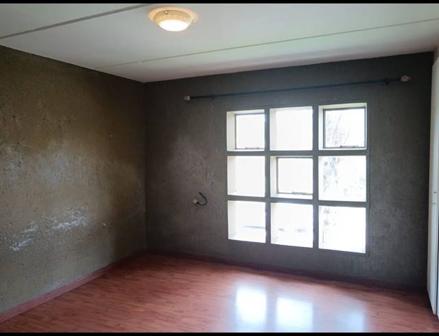2 BEDROOM TOWNHOUSE FOR SALE IN MULBARTON